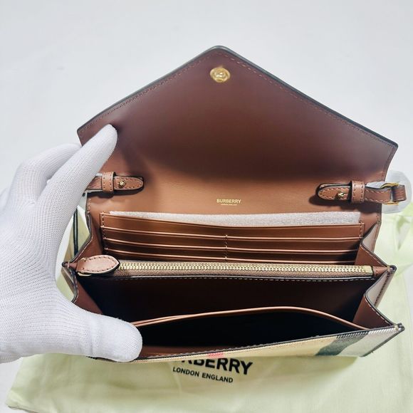 Burberry Hannah Envelope Wallet Crossbody Bag Nova Check Brown Tan NWT - Picture 9 of 15